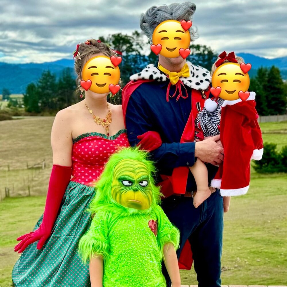 Whoville Couples Costume – Martha May Whovier & Mayor Augustus Maywho